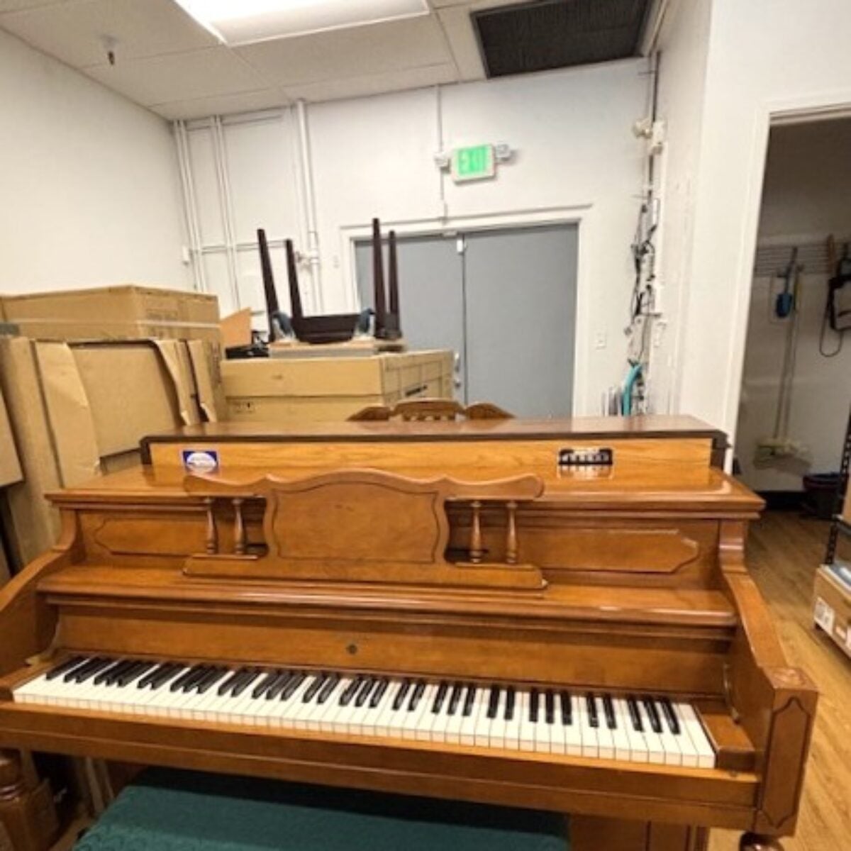 Fischer console piano