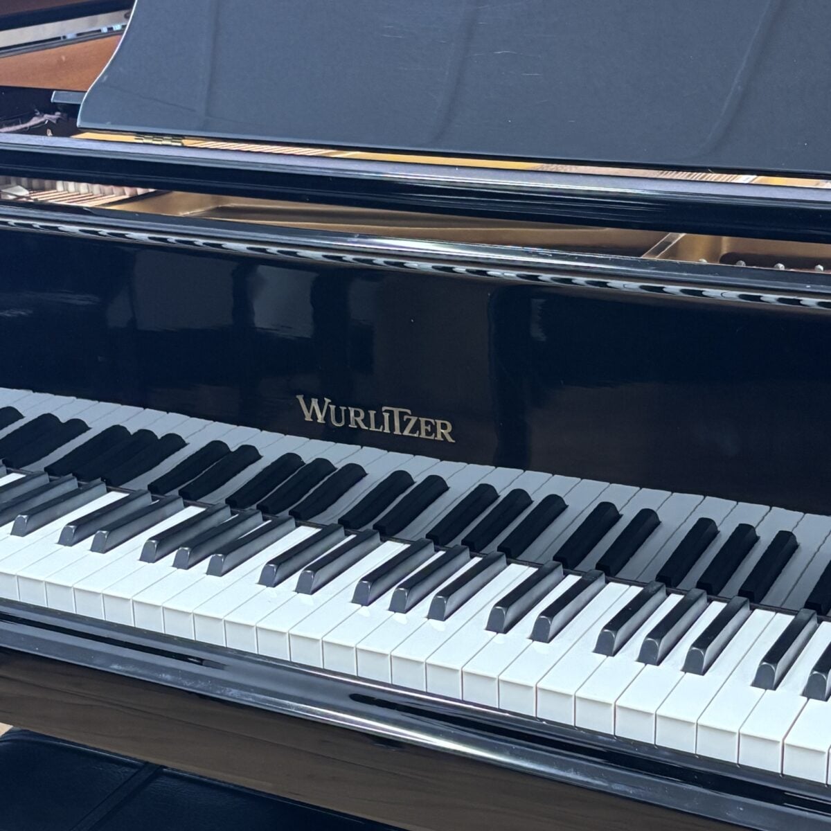 Wurlitzer C143 Grand