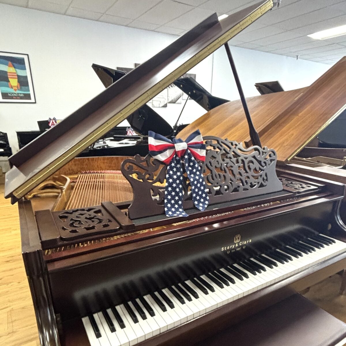 Story & Clark Player Grand